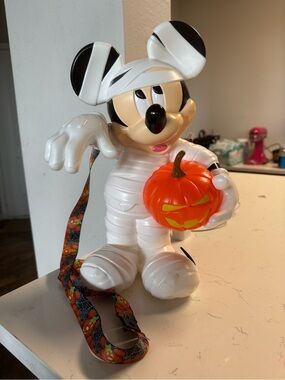 Disney White Mummy Mickey with Orange Jack-o'-Lantern